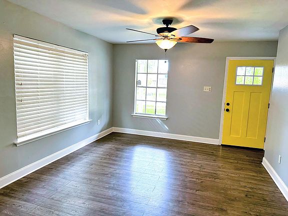 4th image of 5760 Tullis Dr #A