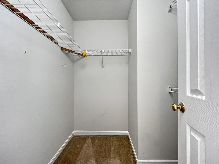 214 W Locust St — Photo 22
