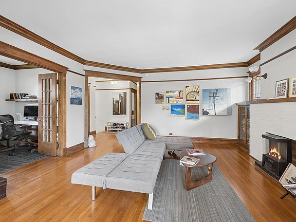 4th image of 222 N Lombard Ave