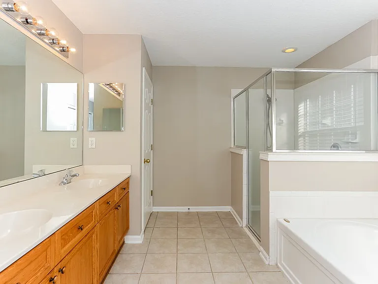 667 Bonaparte Dr — Photo 11