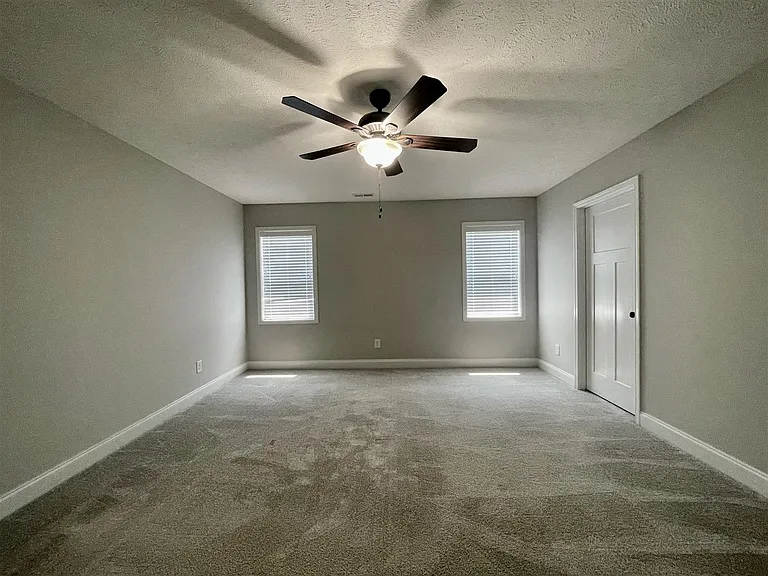 80 Lakeview Dr E — Photo 14