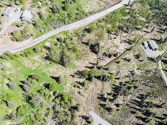 3rd image of 66282 Lothrop Park Dr