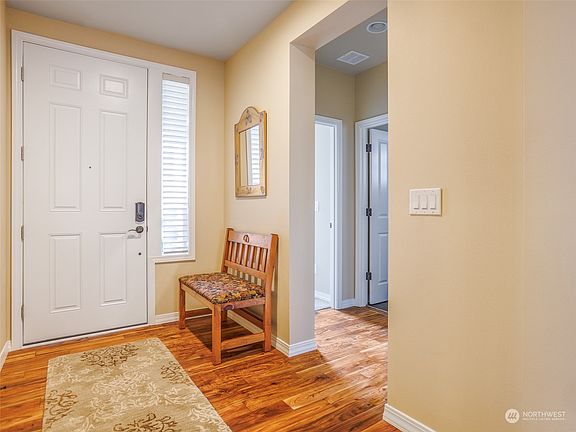 3rd image of 8215 Mossy Rock Avenue NE