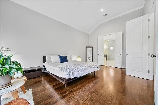 602 Knox St — Photo 17