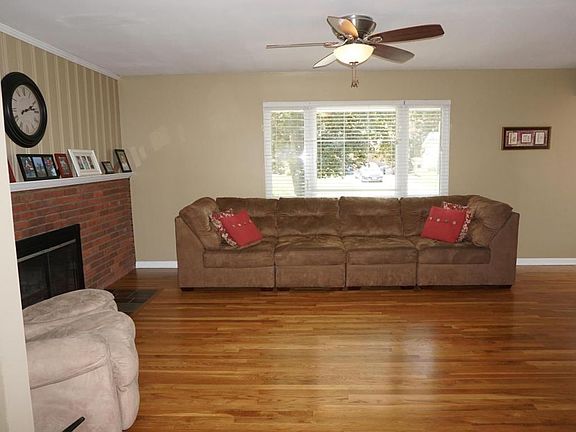 3rd image of 3622 Grafton Ave