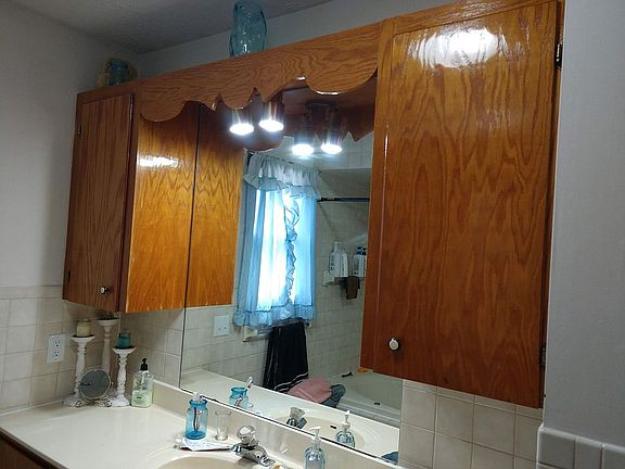 5th image of 156 Shadybrook Dr