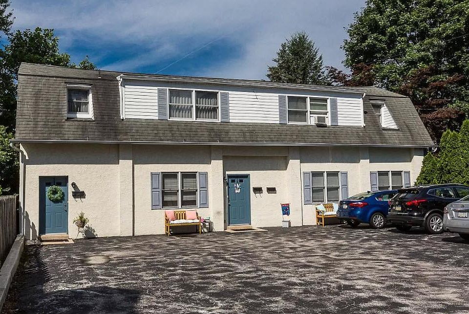 1st image of 706 Darby Rd #3