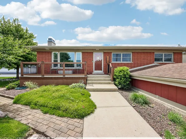 5135 155th St, Oak Forest, IL 60452