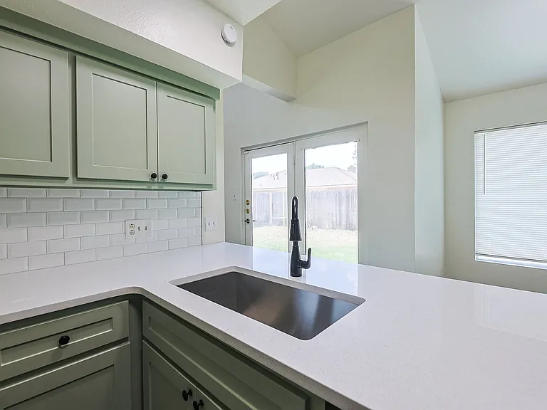 8308 Albany Ave — Photo 22