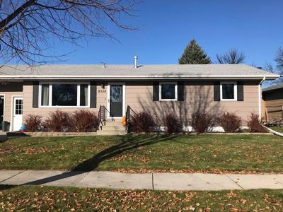 2528 Crescent Dr, Grand Forks, ND, 58201