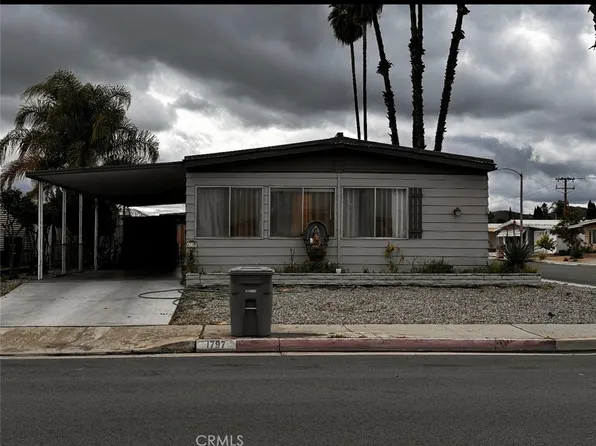1797 W Johnston Ave, Hemet, CA 92545