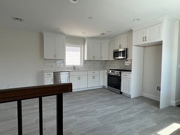 3rd image of 251 Van Pelt Ave #2