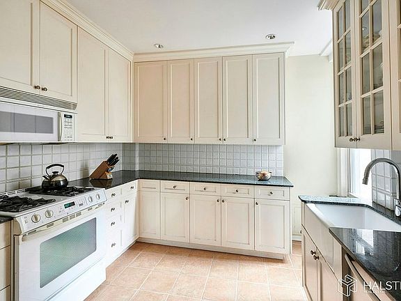 5th image of 122 E 82nd St APT 6B
