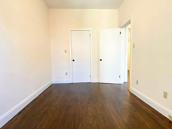 4th image of 135 W 72nd St #5B