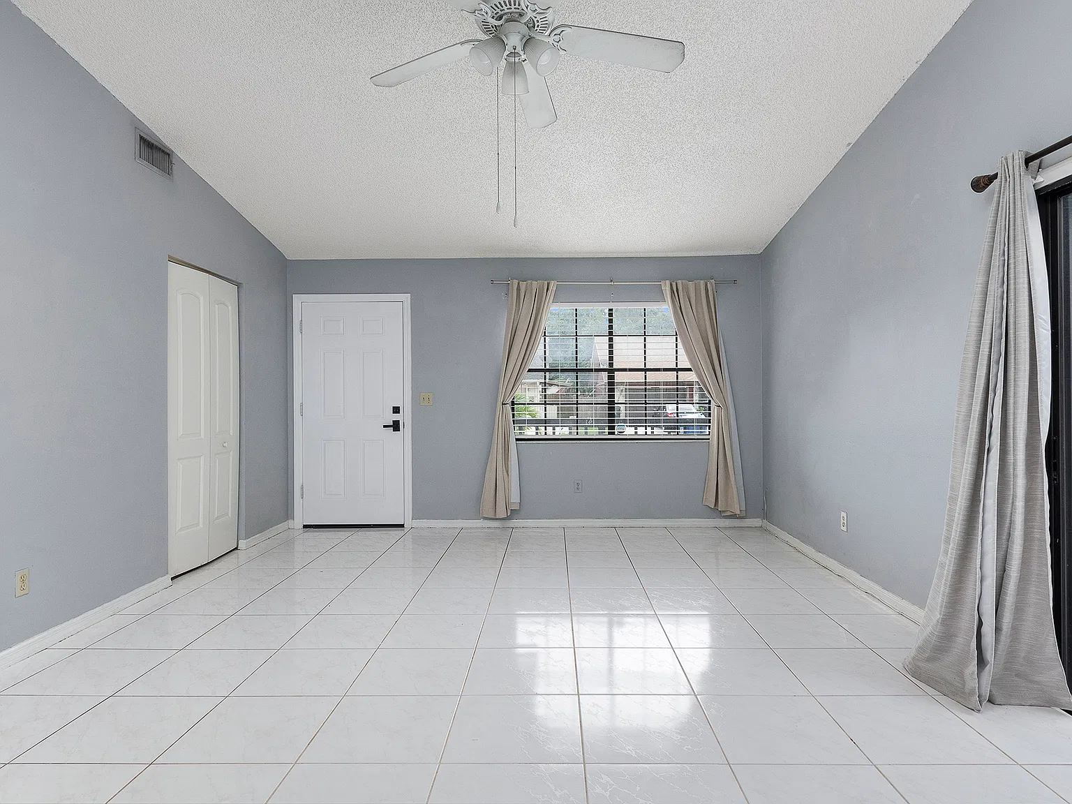 3331 Whispering Drive North - 1 — Photo 4