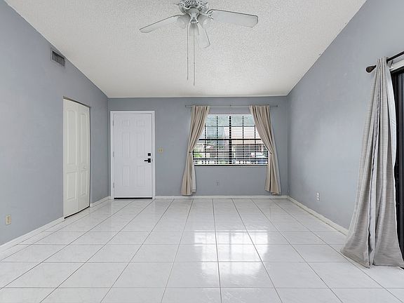 4th image of 3331 Whispering Dr N