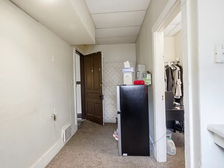 2342 Stratford Ave — Photo 8