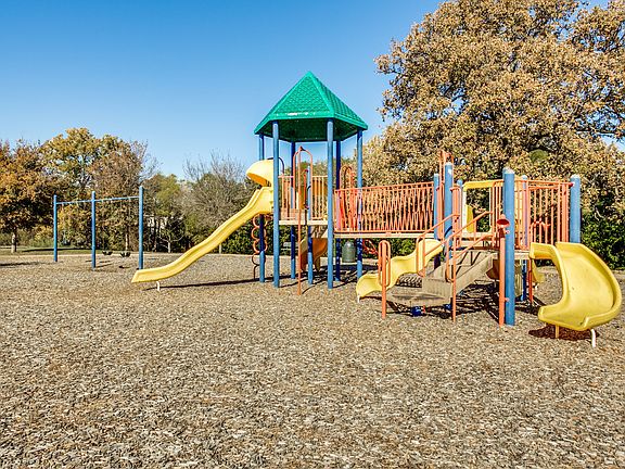 8916-cross-oak-ranch-blvd-cross-roads-tx-High-Res-21.jpg