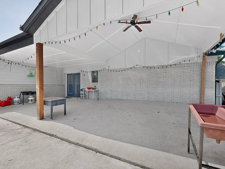 1514 Douglas Dr — Photo 41