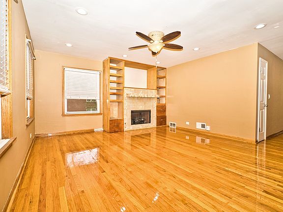 3rd image of 1930 W Birchwood Ave APT 2W