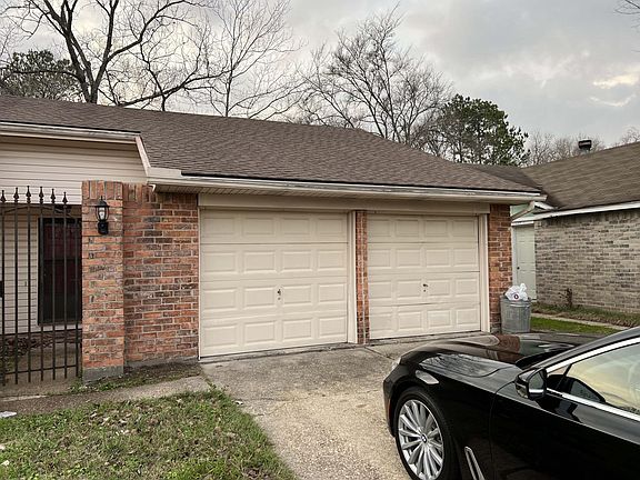 3rd image of 16962 Gleneagle Dr N