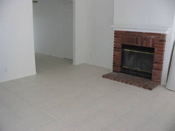 3rd image of 38124 Meadow Wood St