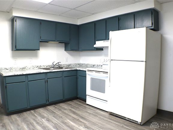 3rd image of 61 Drake Ave