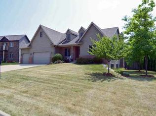 1321 Armagh Ln, Sun Prairie, WI 53590