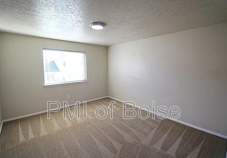1770 N Veridian Ave — Photo 18