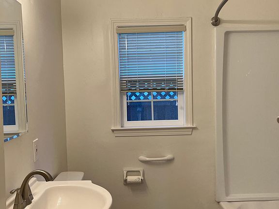 5th image of 598 Halsey Ave