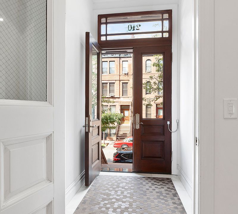 1st image of 210 W 136th St