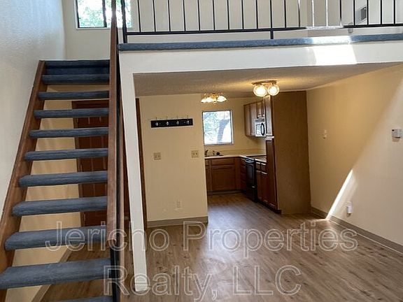 3rd image of 226 Wright St APT 303