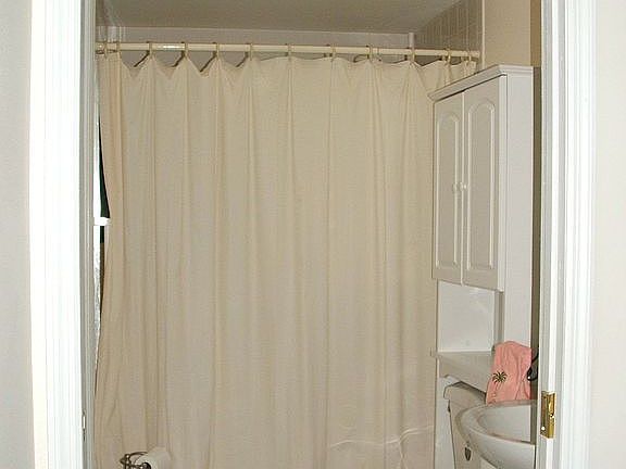 Mast. Bath w/handicap feat.