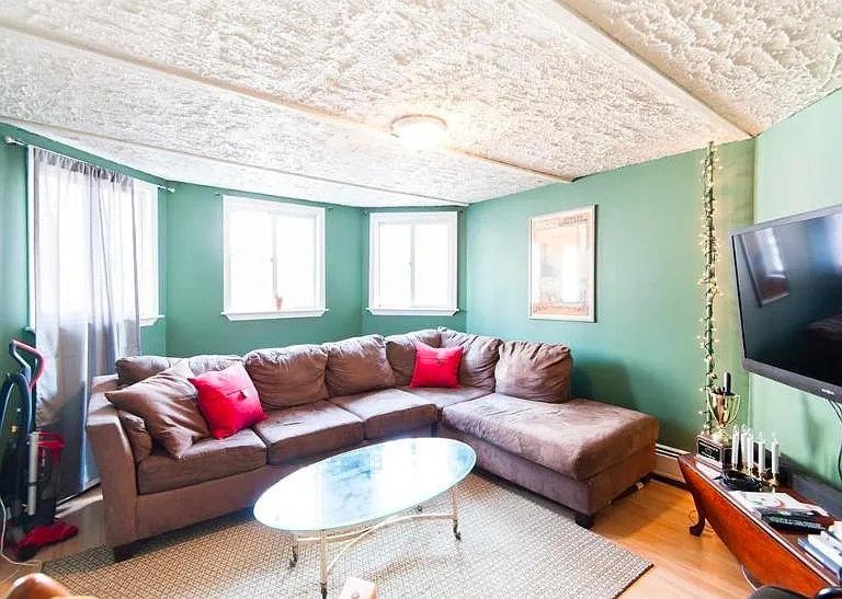 837 1/2 E 2nd St #1 — Photo 9
