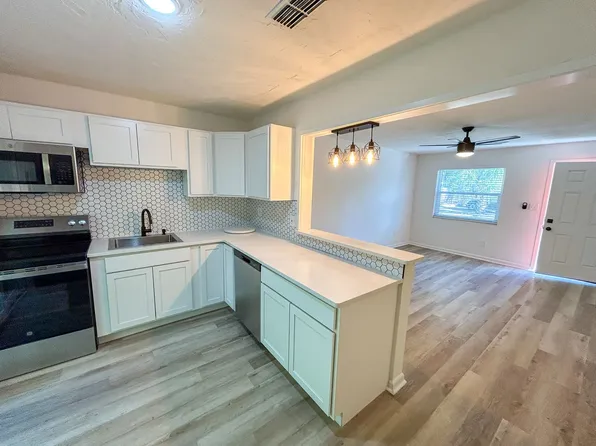 414 SE 8th St, Gainesville, FL