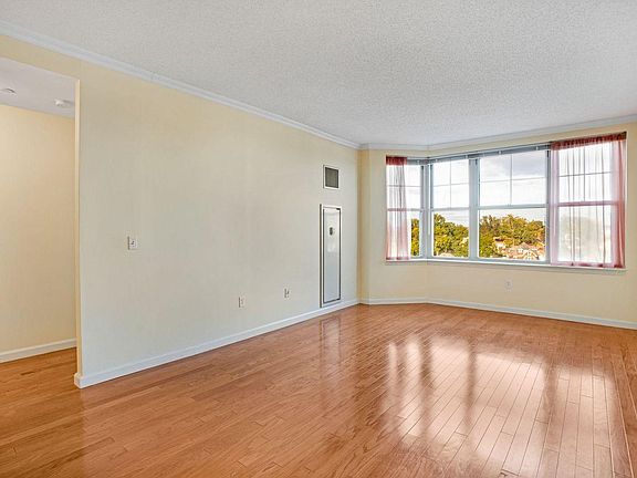 2nd image of 300 Mamaroneck Ave APT 618