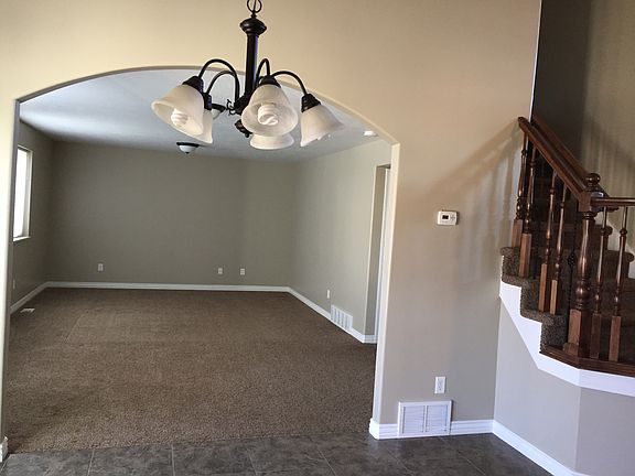 Dining looking into great/family room