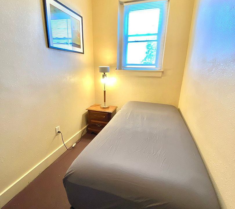 1st image of 221 N 8th St #5