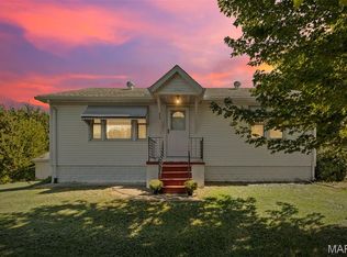 712 Hill Rd, Caseyville, IL 62232