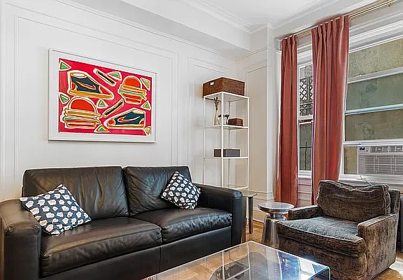 3rd image of 328 W 86th St APT 5A