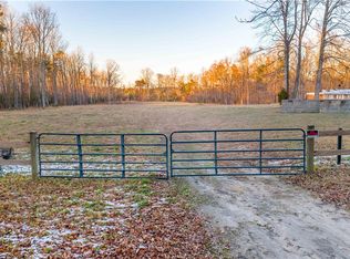 9744 Runninghorse Ln, Gloucester, VA 23061