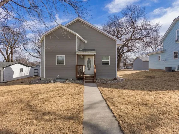 207 N 5th St, Newman Grove, NE 68758