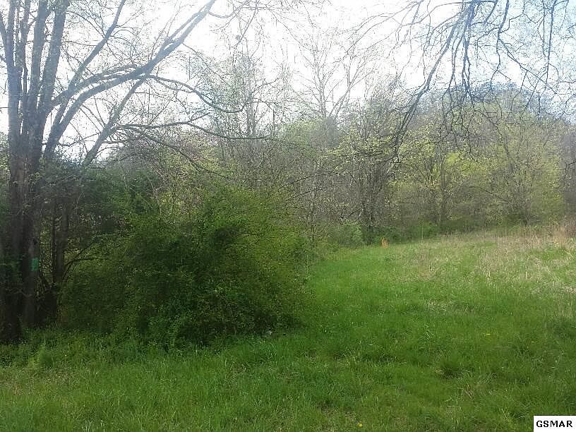 2nd image of 370 Ogle Dr