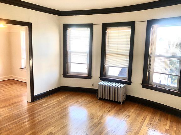 2nd image of 2118 W Giddings St #3A