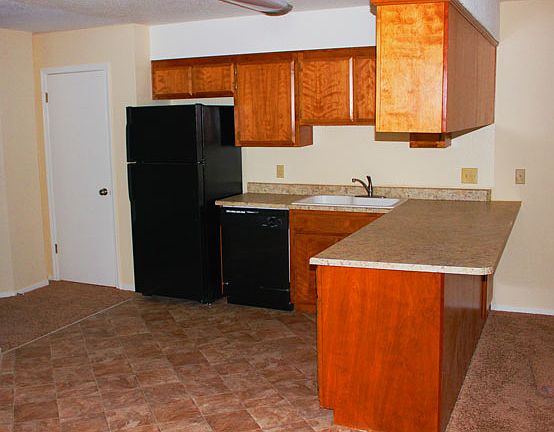 2nd image of 875 Pacific St APT 15