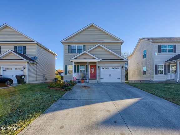 2nd image of 212 Heritage Crossing Dr
