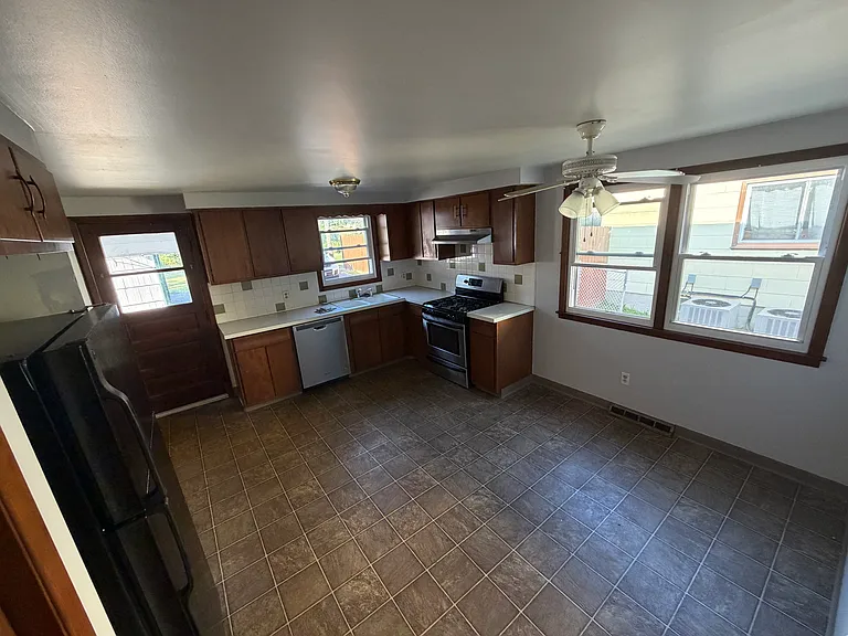 108 S Seine Dr — Photo 3