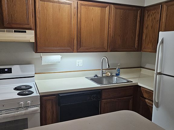 4th image of 100 Campbell Cir Unit 27