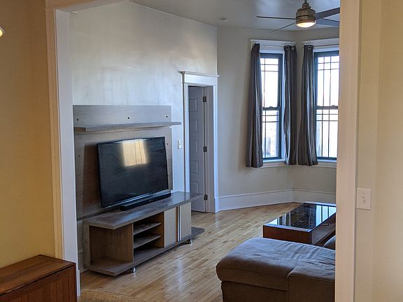 3rd image of 2533 W Cortez St APT 3