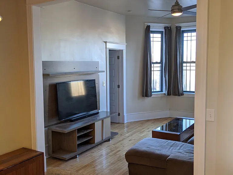 2533 W Cortez St #3 — Photo 3